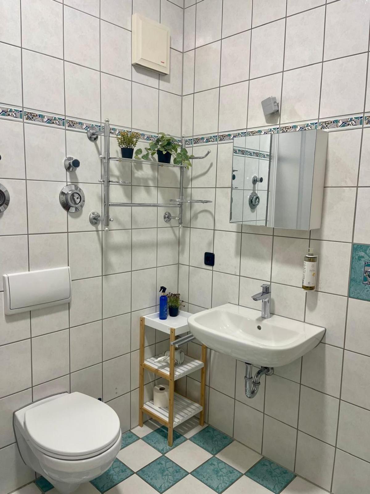 Raha Apartments - Modernes Studio-Apartment - Hbf - Gratis Parkplatz إرفورت المظهر الخارجي الصورة