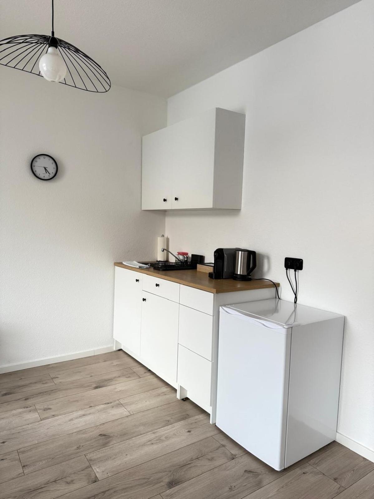Raha Apartments - Modernes Studio-Apartment - Hbf - Gratis Parkplatz إرفورت المظهر الخارجي الصورة